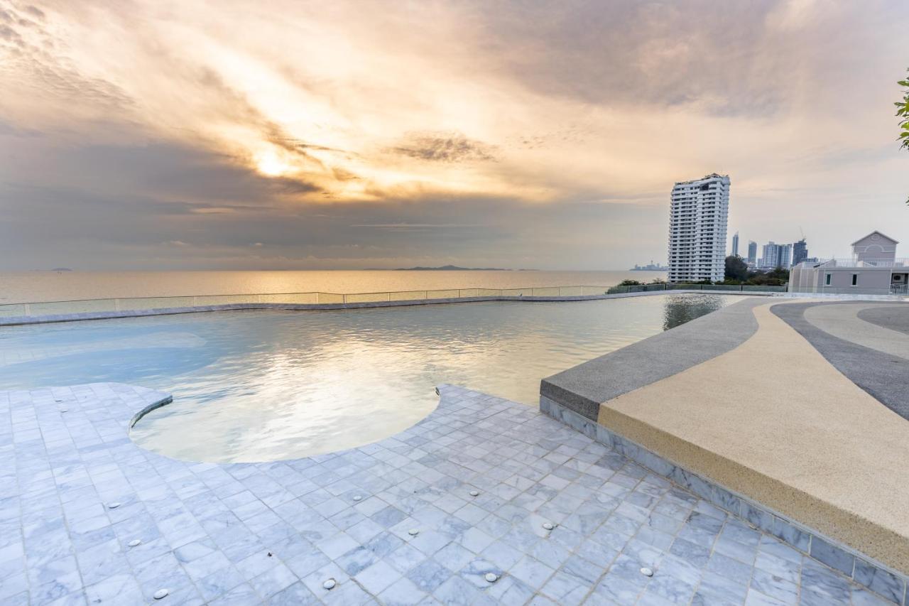 Bayphere Hotel Pattaya Na Chom Thian Bagian luar foto