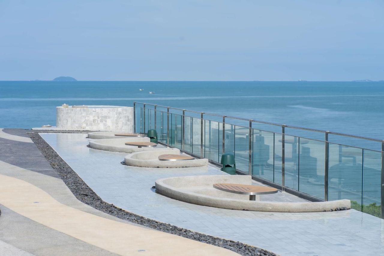 Bayphere Hotel Pattaya Jc Na Chom Thian Bagian luar foto The viewing platform