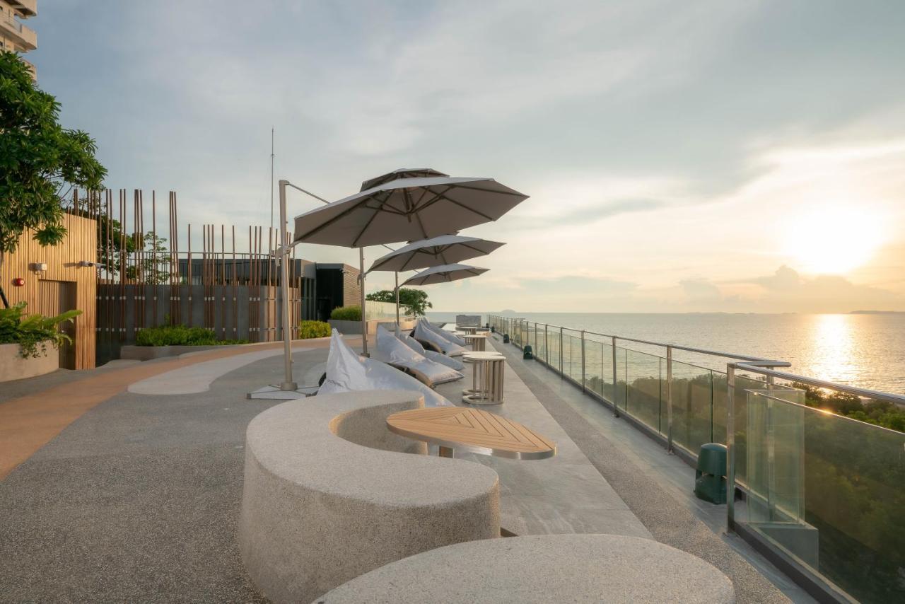 Bayphere Hotel Pattaya Jc Na Chom Thian Bagian luar foto The View