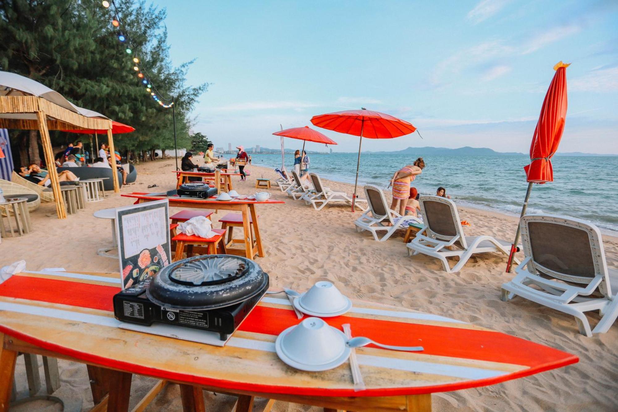 Bayphere Hotel Pattaya Jc Na Chom Thian Bagian luar foto Hua Hin beach